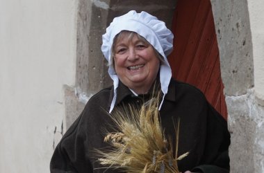 Helga Röschinger, Magd vom Kloster